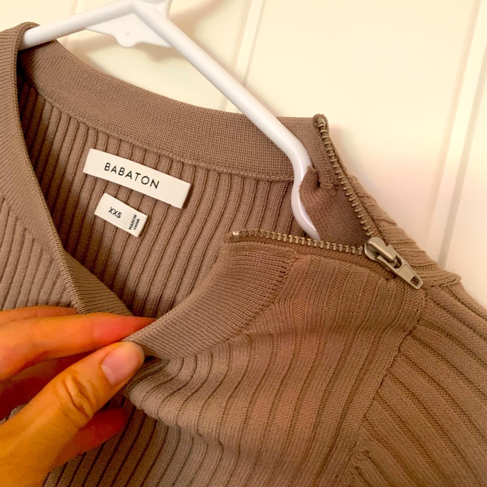Aritzia Wilfred Beige Camel Long Sleeve xxs
